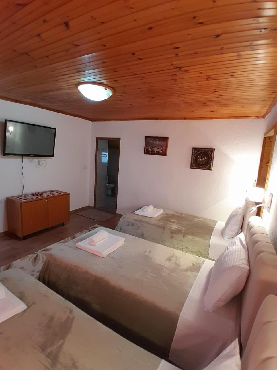 Guest House Ejona Αργυρόκαστρο Εξωτερικό φωτογραφία